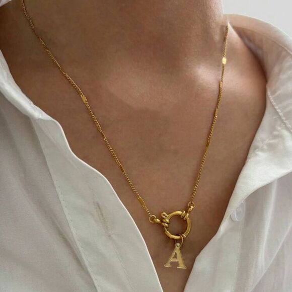 Gold Initial B Necklace A1433 - Picture 1 of 4